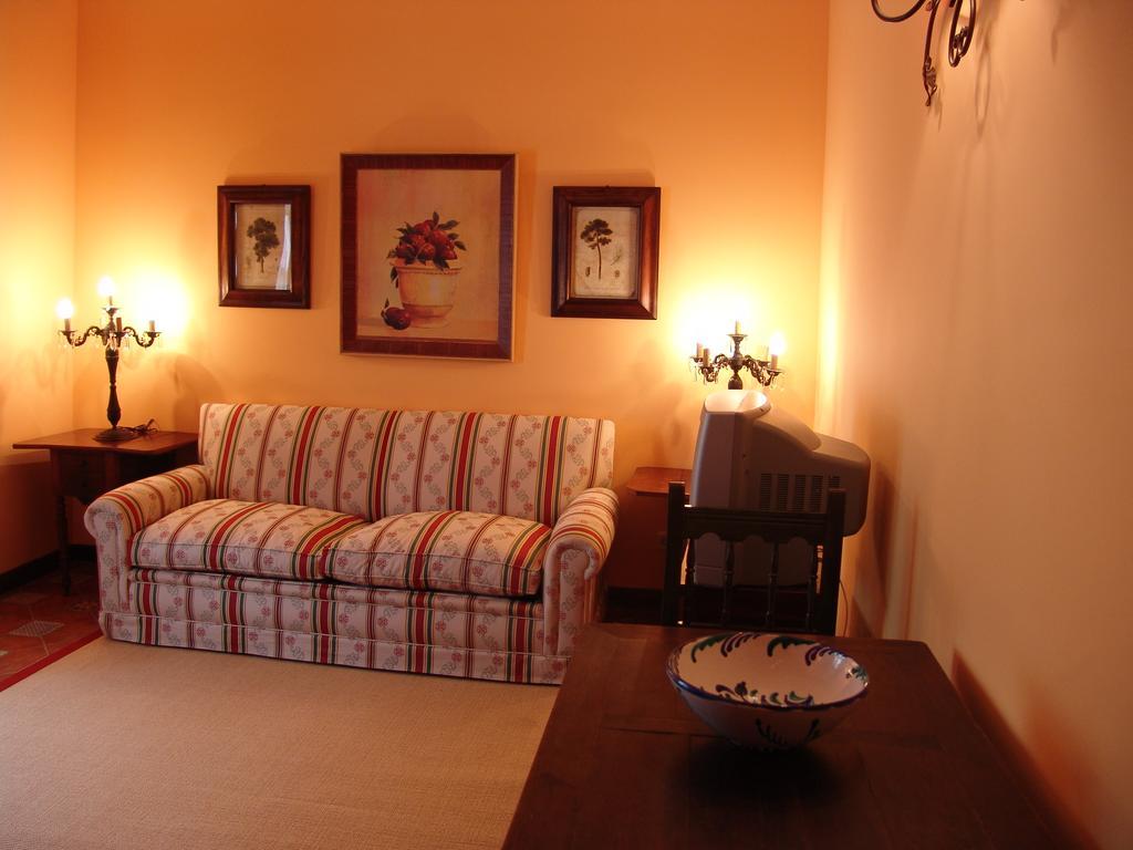 Apartamentos La Columna Chinchón Eksteriør billede