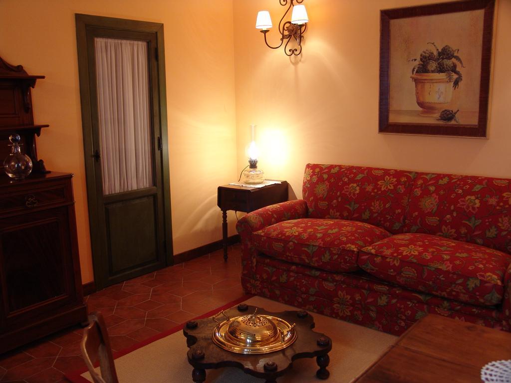 Apartamentos La Columna Chinchón Eksteriør billede