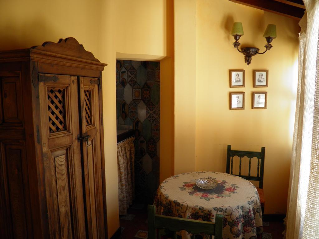 Apartamentos La Columna Chinchón Eksteriør billede